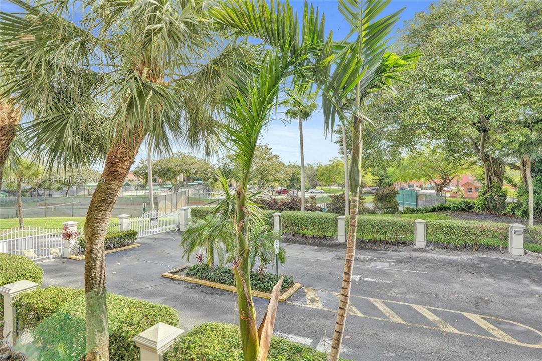 For Rent: $2,390 (2 beds, 2 baths, 968 Square Feet)