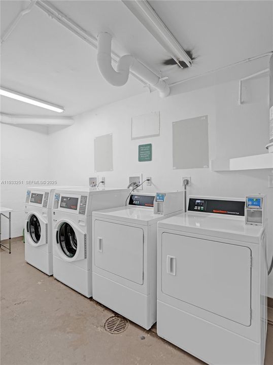 For Rent: $2,390 (2 beds, 2 baths, 968 Square Feet)