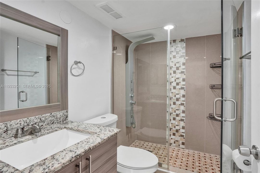 For Rent: $2,390 (2 beds, 2 baths, 968 Square Feet)