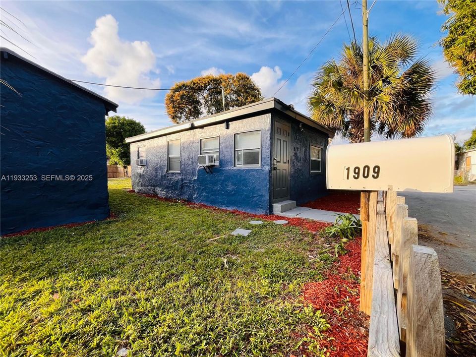 For Sale: $390,000 (0 beds, 0 baths, 973 Square Feet)