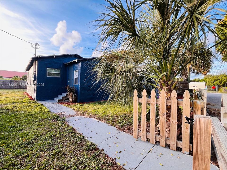 For Sale: $390,000 (0 beds, 0 baths, 973 Square Feet)