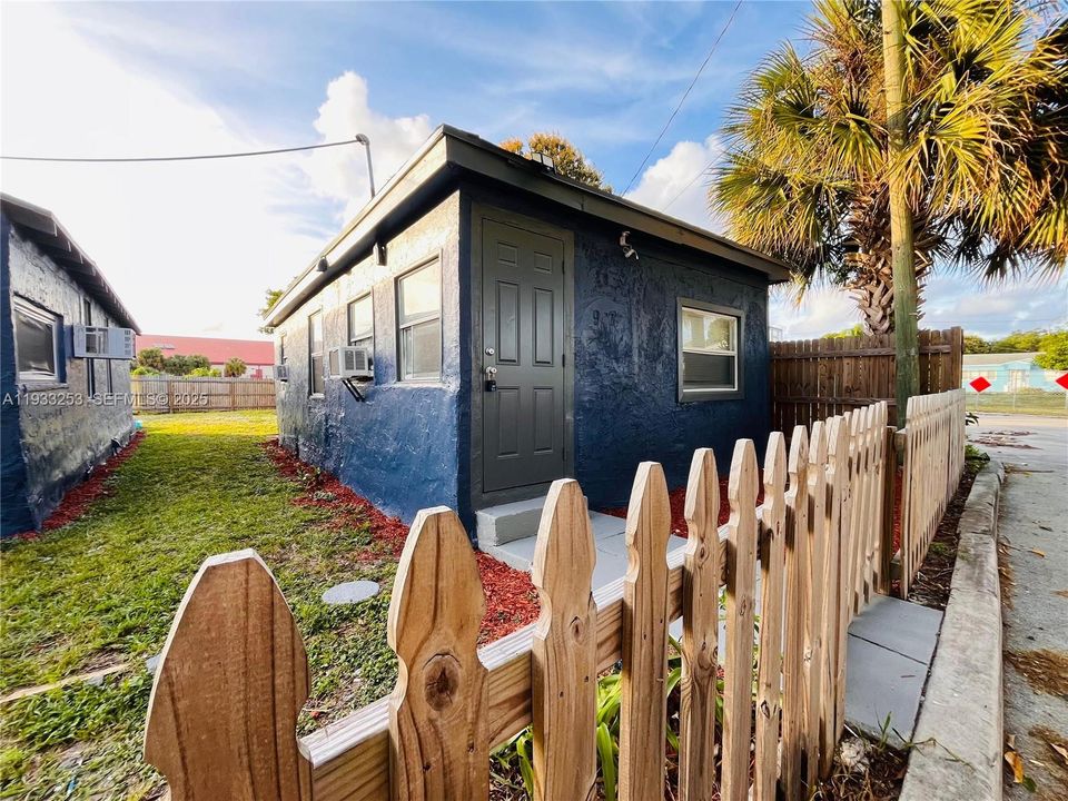 For Sale: $390,000 (0 beds, 0 baths, 973 Square Feet)