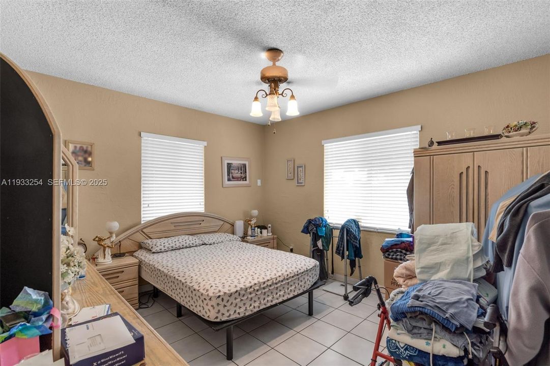 En Venta: $584,900 (2 camas, 1 baños, 1172 Pies cuadrados)