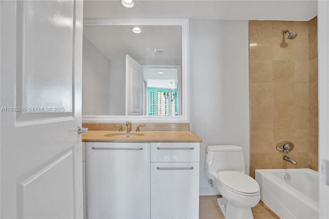 For Sale: $1,799,000 (3 beds, 3 baths, 2115 Square Feet)