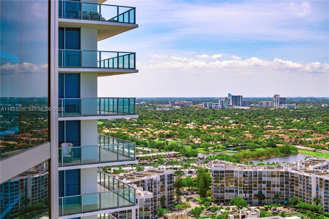 For Sale: $1,799,000 (3 beds, 3 baths, 2115 Square Feet)