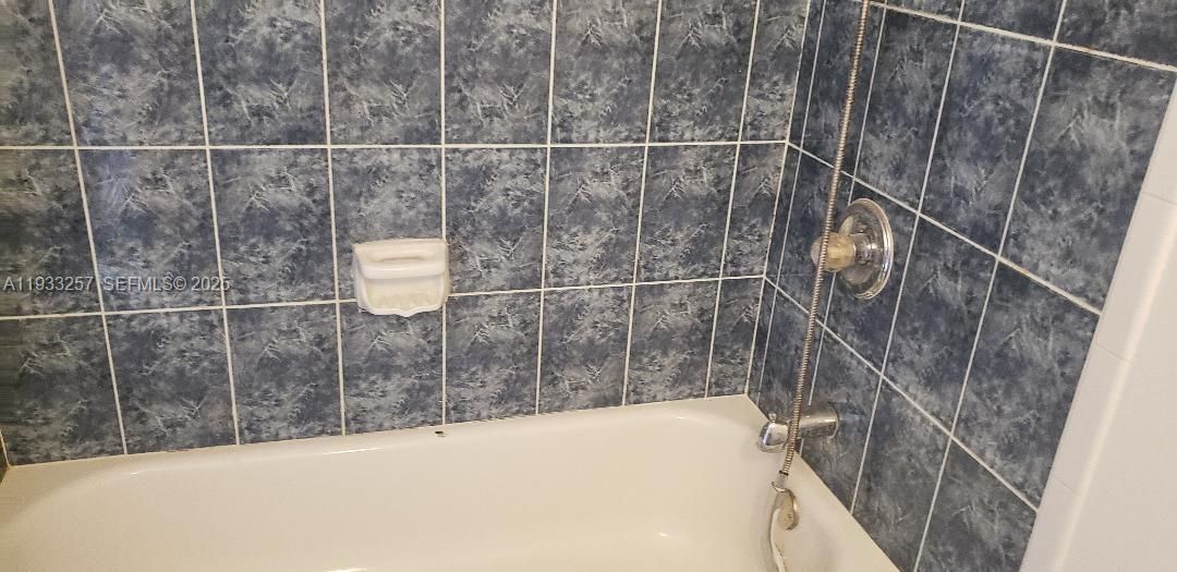 В аренду: $1,900 (2 спален, 2 ванн, 1075 Квадратных фут)