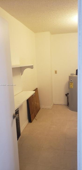 В аренду: $1,900 (2 спален, 2 ванн, 1075 Квадратных фут)