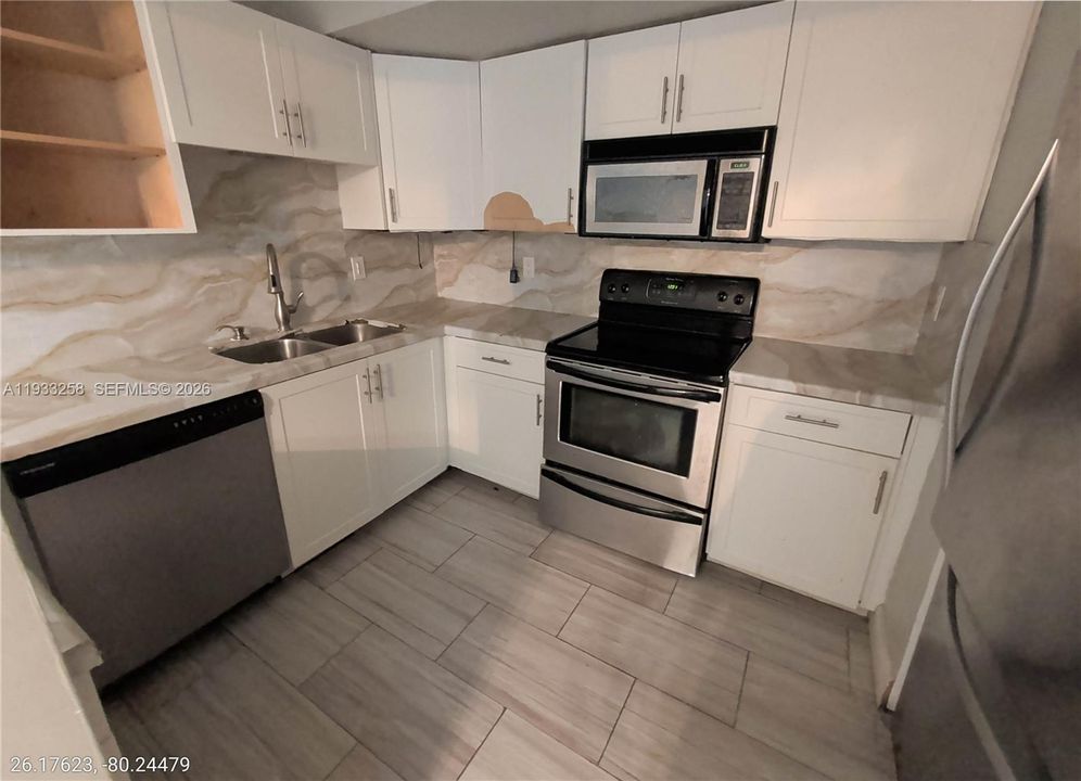 Activo con contrato: $79,900 (2 camas, 2 baños, 1148 Pies cuadrados)