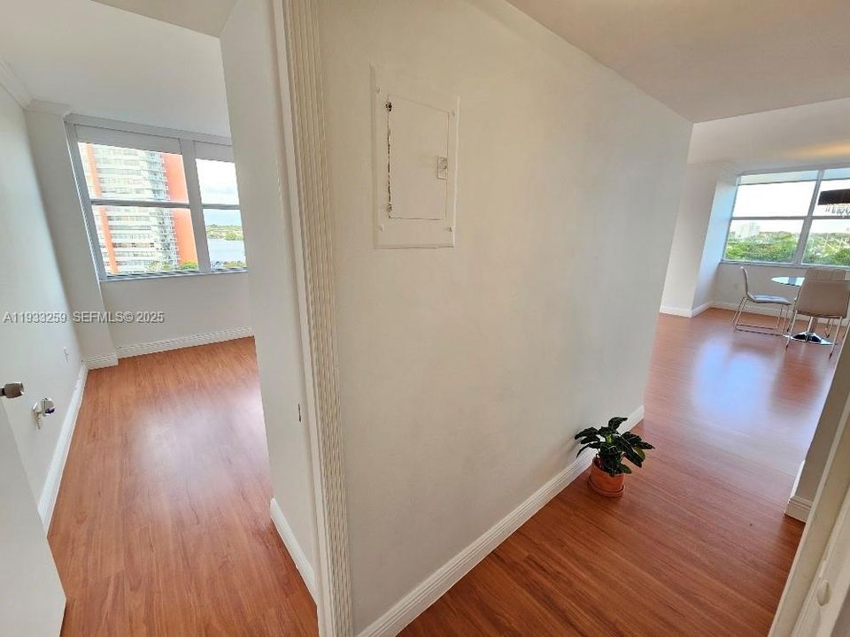 В аренду: $2,400 (2 спален, 2 ванн, 1283 Квадратных фут)