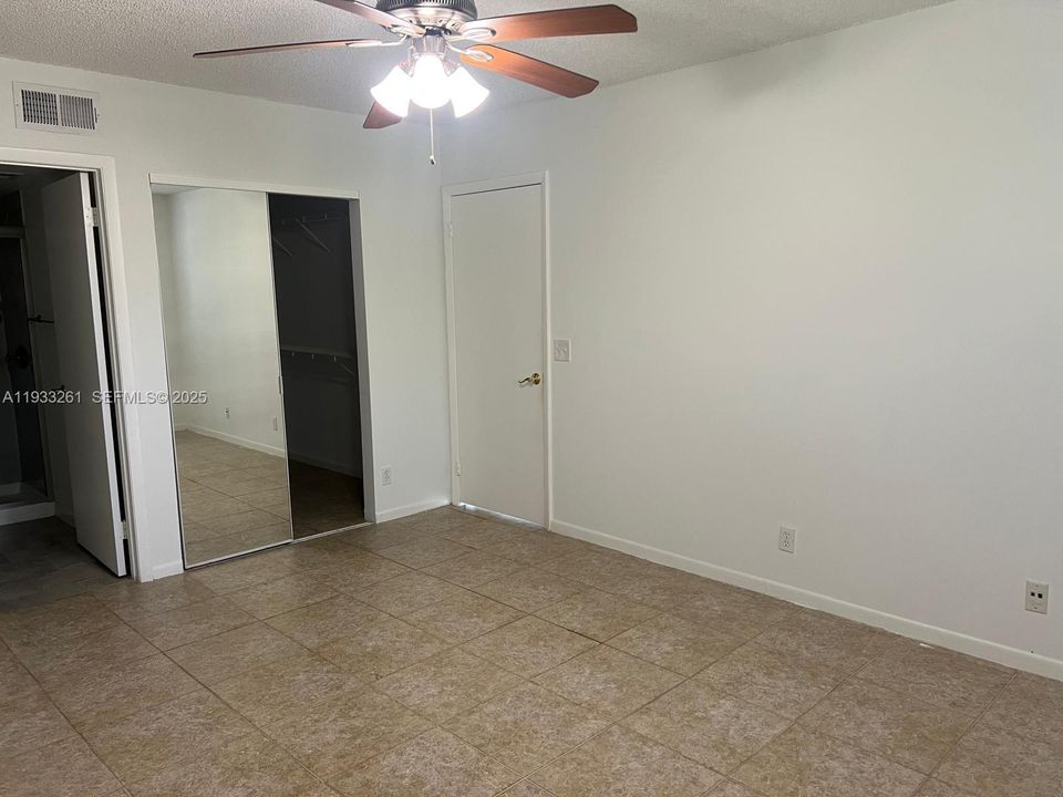 En Renta: $2,100 (2 camas, 2 baños, 984 Pies cuadrados)