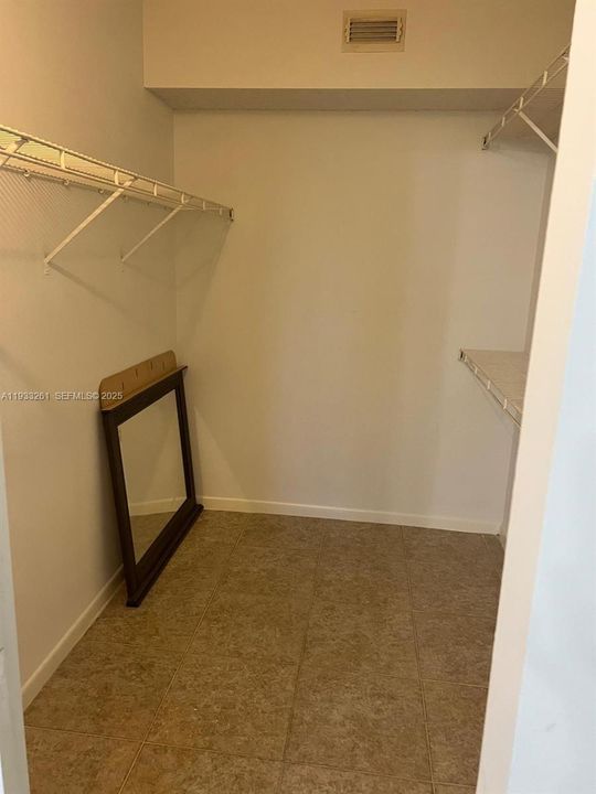 En Renta: $2,100 (2 camas, 2 baños, 984 Pies cuadrados)