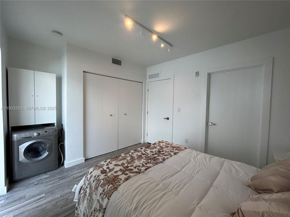 For Rent: $2,200 (1 beds, 1 baths, 412 Square Feet)