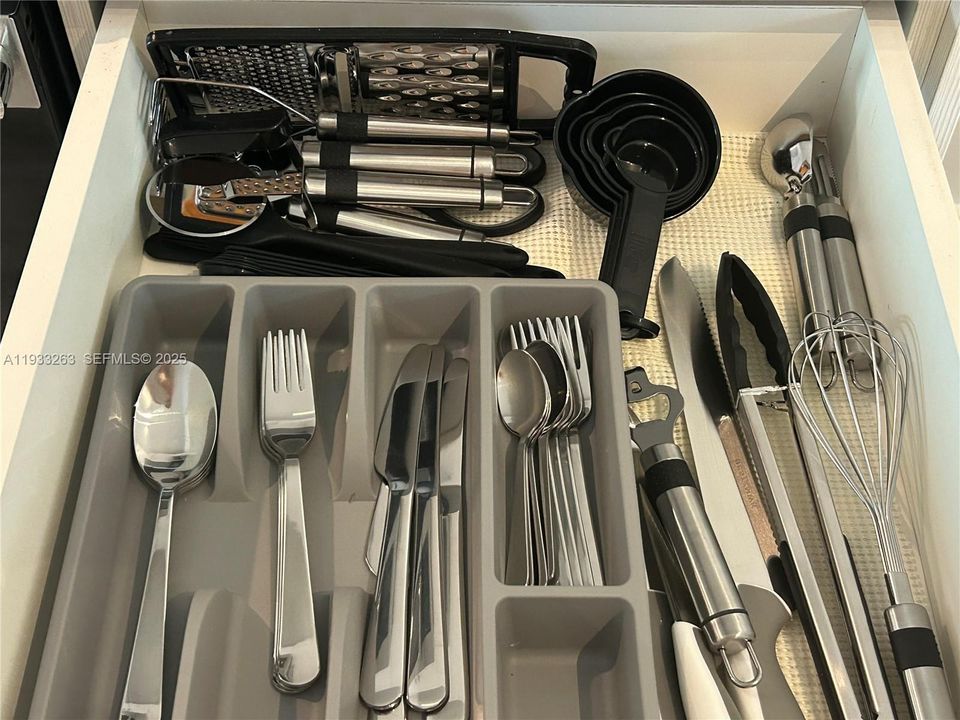 For Rent: $2,200 (1 beds, 1 baths, 412 Square Feet)