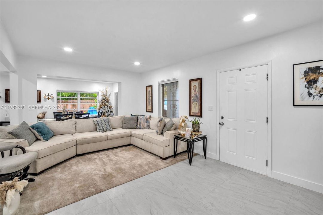 En Venta: $599,000 (2 camas, 1 baños, 1256 Pies cuadrados)