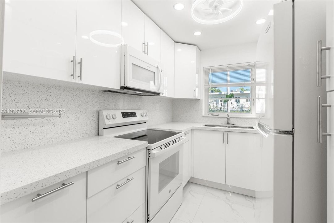 待售: $475,000 (2 贝兹, 1 浴室, 874 平方英尺)