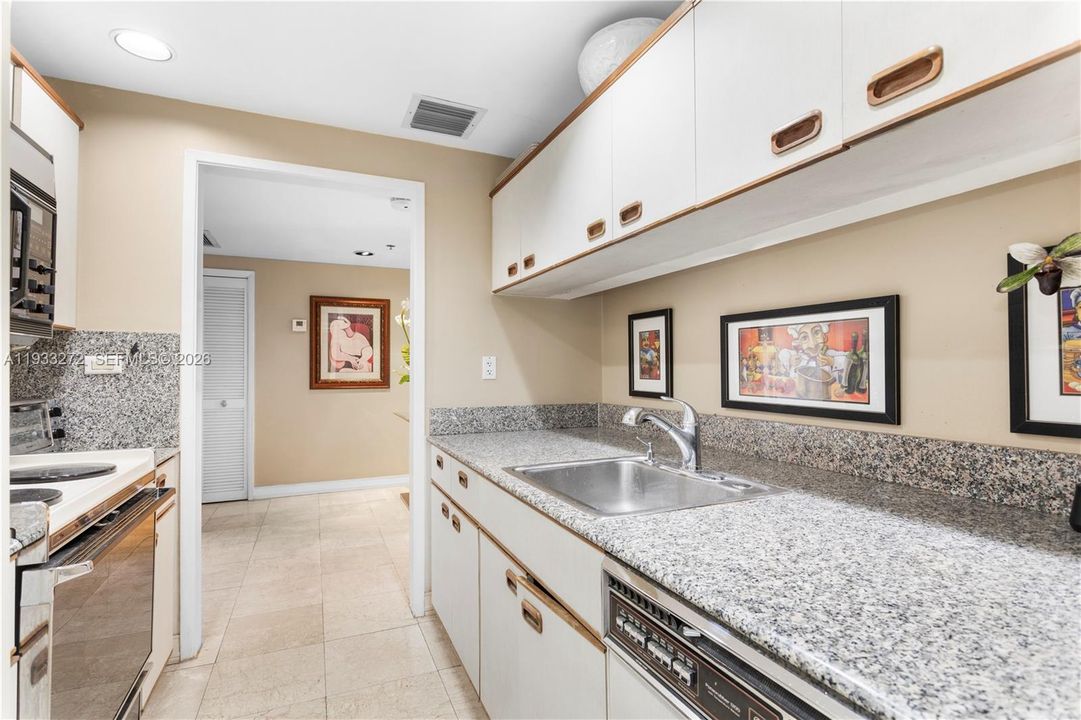 На продажу: $515,000 (1 спален, 1 ванн, 1042 Квадратных фут)