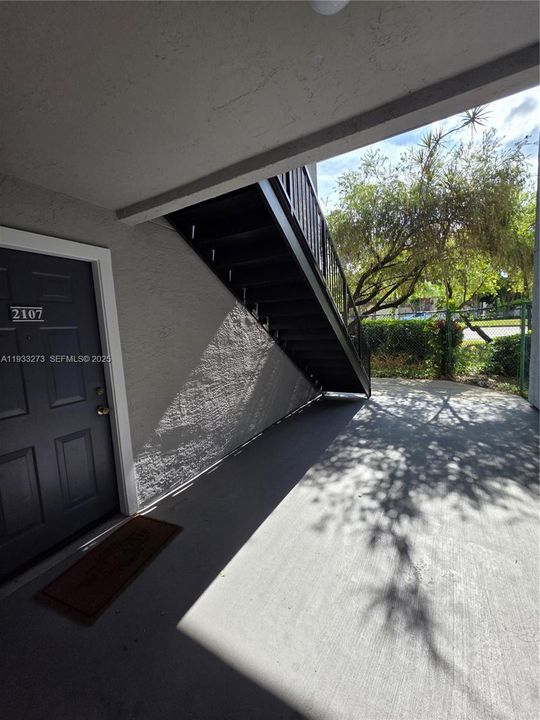 For Rent: $1,900 (1 beds, 1 baths, 558 Square Feet)