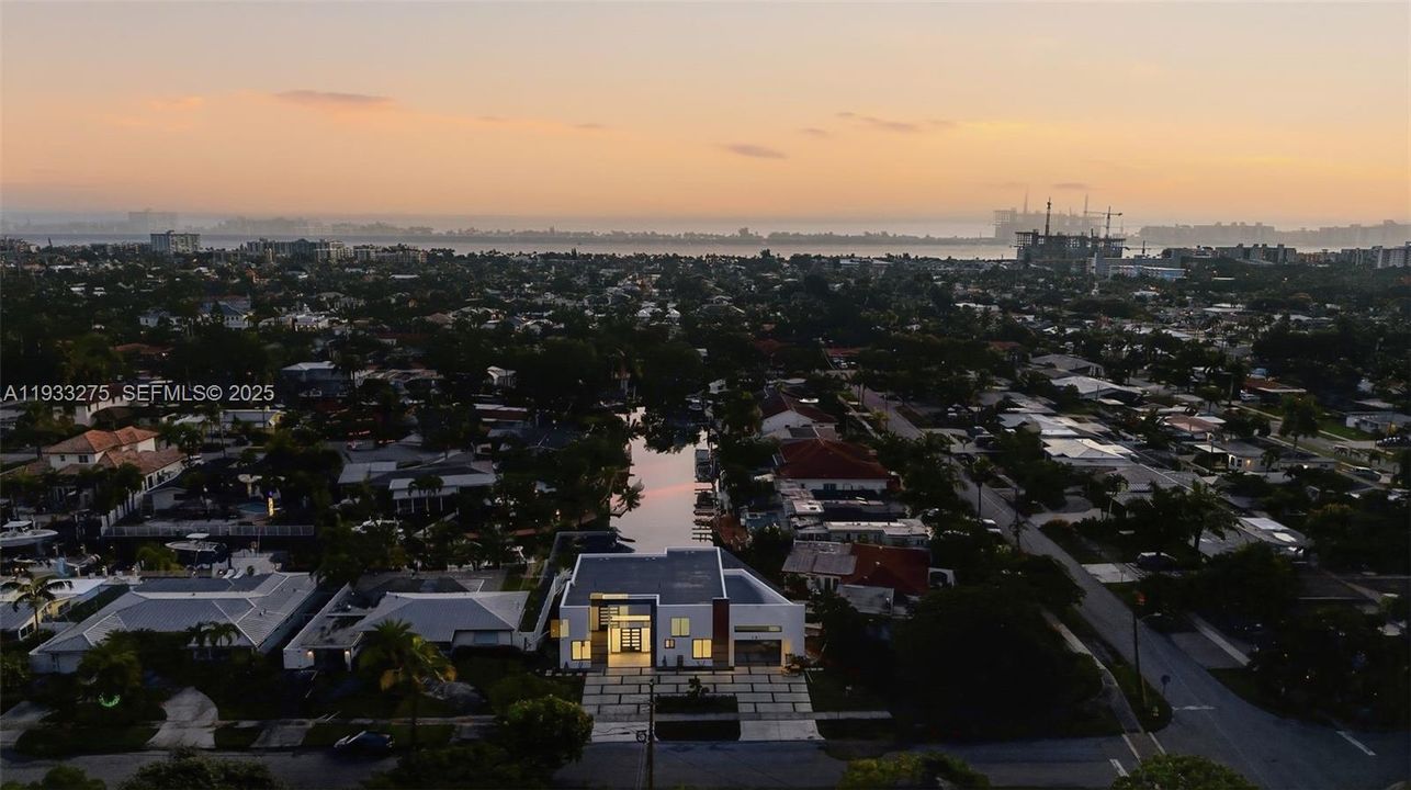 待售: $2,499,000 (3 贝兹, 3 浴室, 2223 平方英尺)