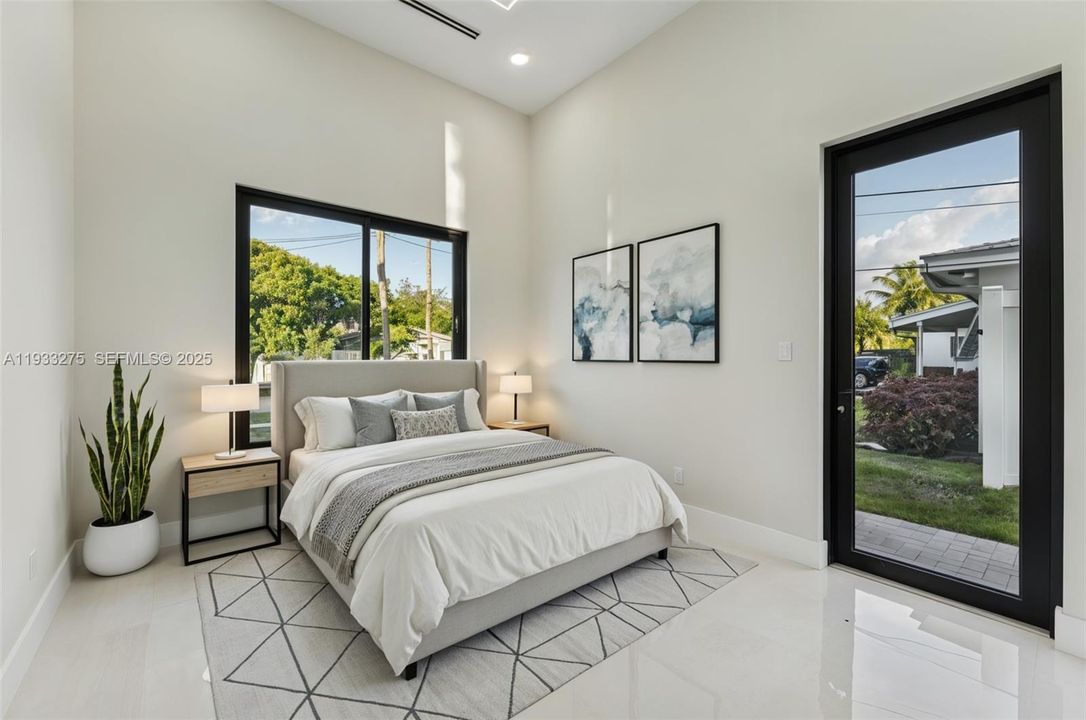 待售: $2,499,000 (3 贝兹, 3 浴室, 2223 平方英尺)