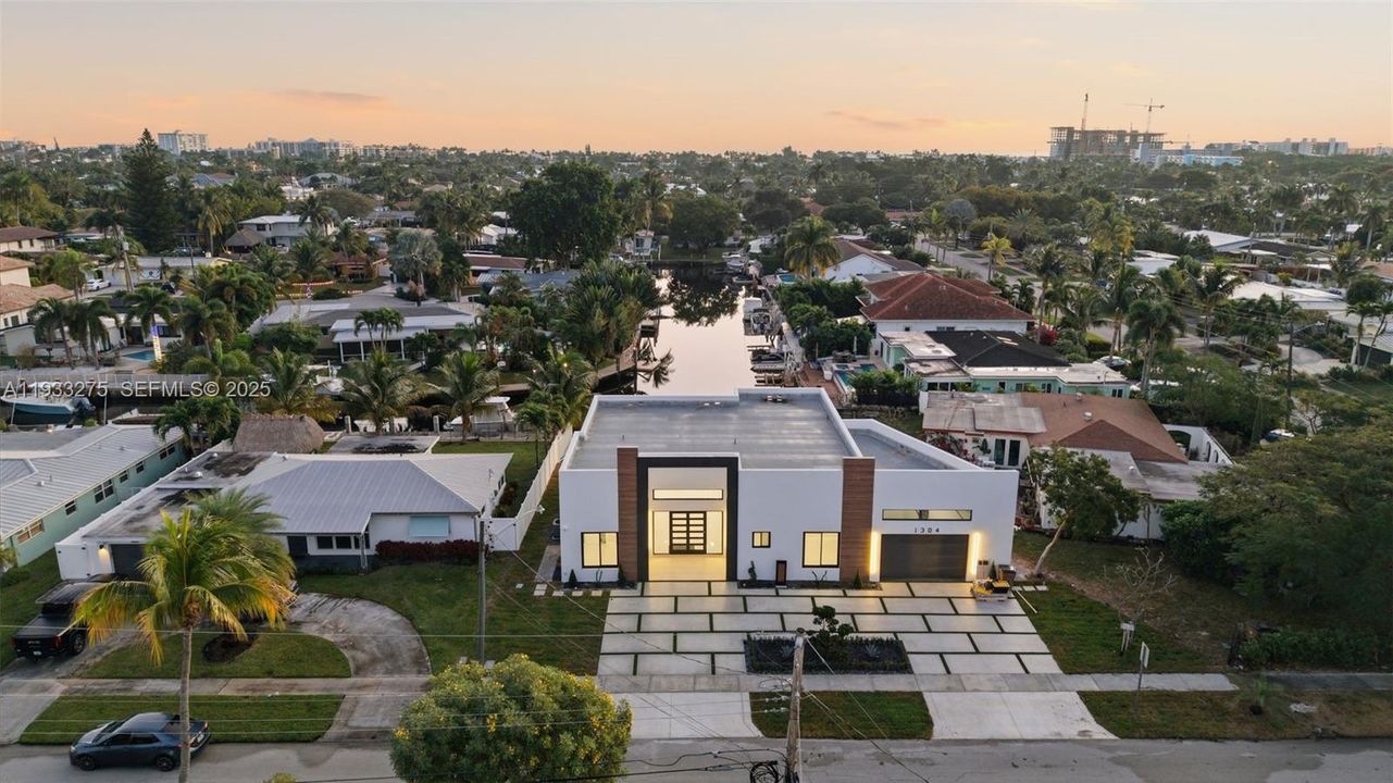 待售: $2,499,000 (3 贝兹, 3 浴室, 2223 平方英尺)