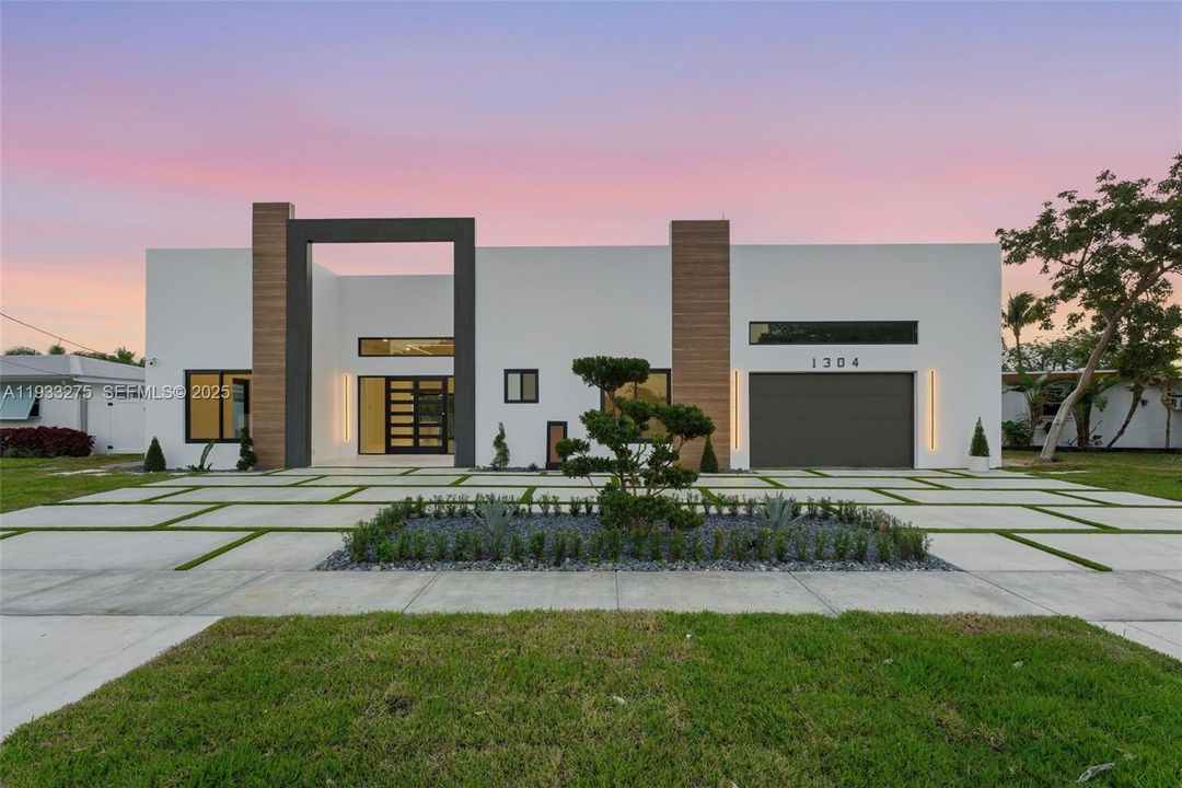 待售: $2,499,000 (3 贝兹, 3 浴室, 2223 平方英尺)