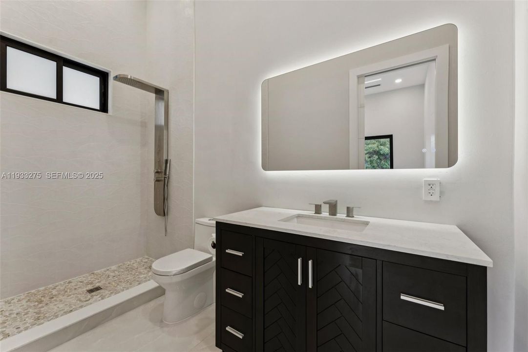 待售: $2,499,000 (3 贝兹, 3 浴室, 2223 平方英尺)