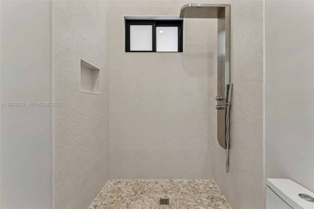 待售: $2,499,000 (3 贝兹, 3 浴室, 2223 平方英尺)