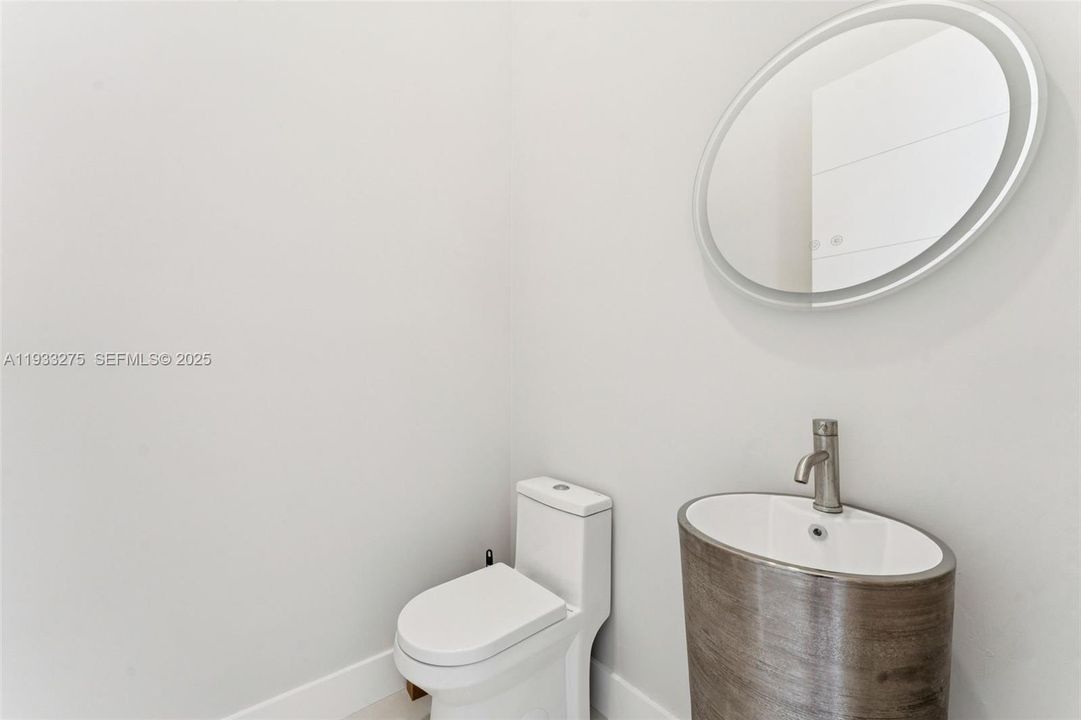 待售: $2,499,000 (3 贝兹, 3 浴室, 2223 平方英尺)