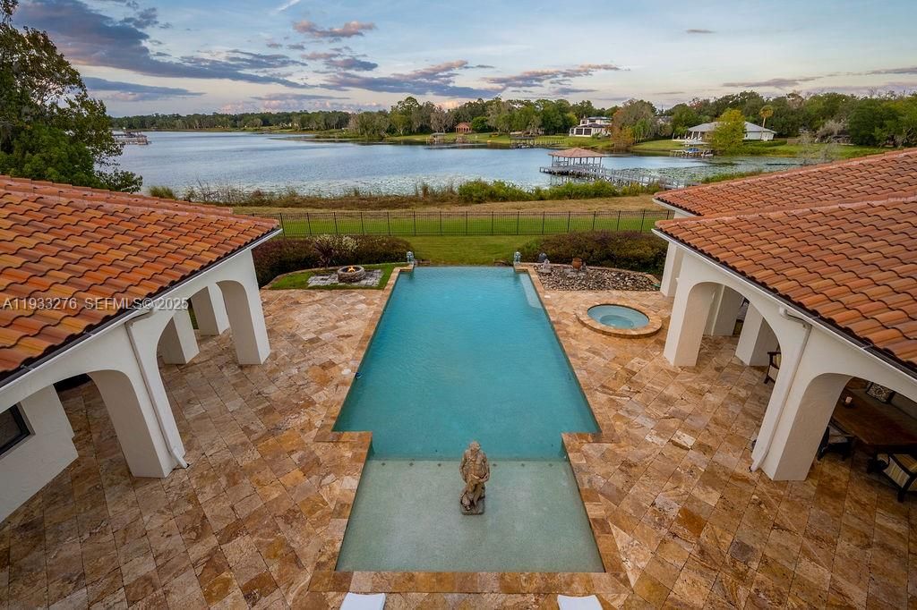 Vendido Recientemente: $4,199,000 (5 camas, 5 baños, 9239 Pies cuadrados)