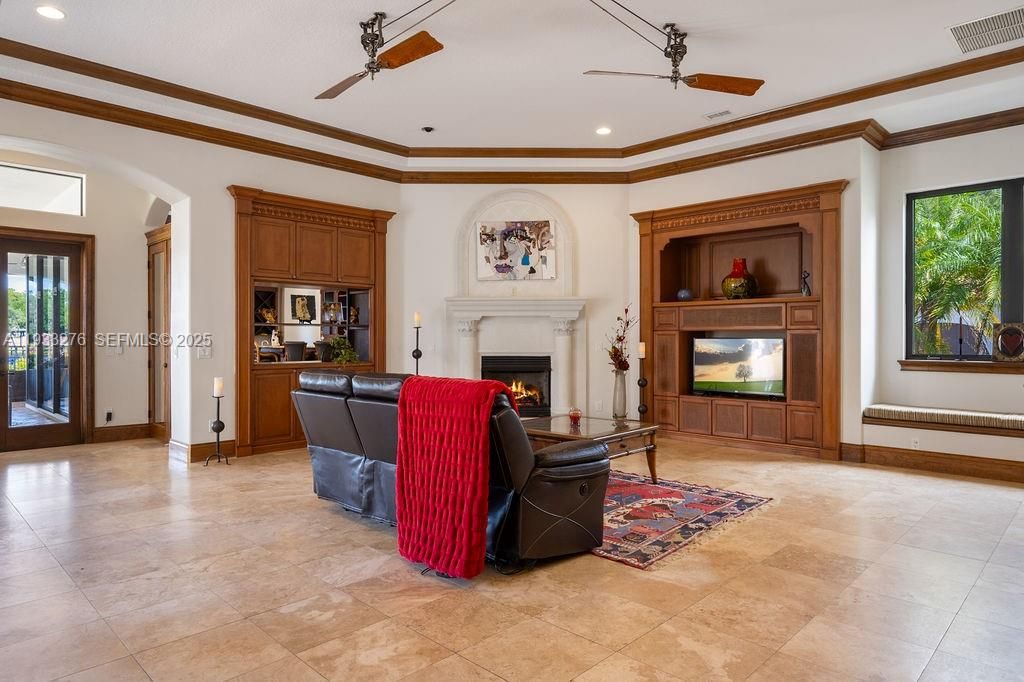 Vendido Recientemente: $4,199,000 (5 camas, 5 baños, 9239 Pies cuadrados)