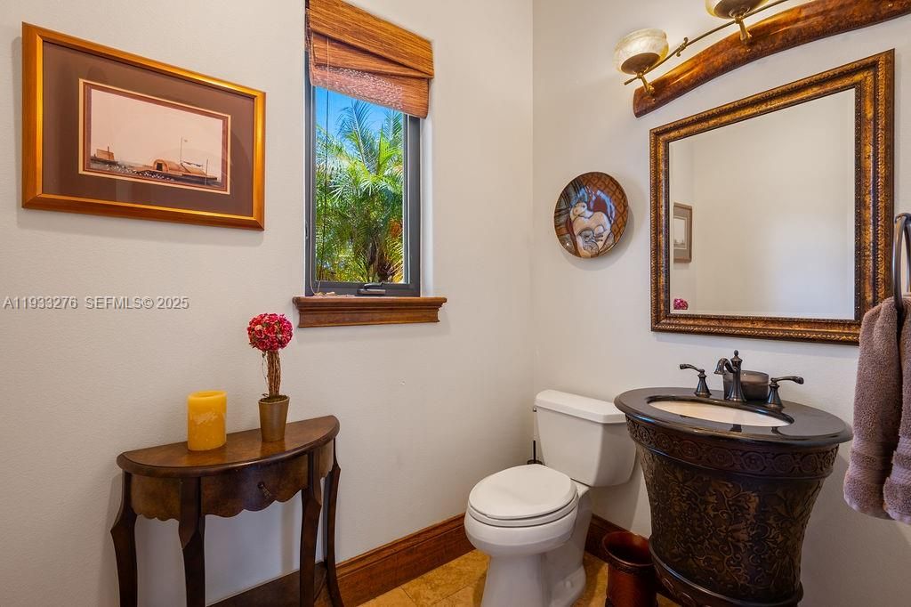 Vendido Recientemente: $4,199,000 (5 camas, 5 baños, 9239 Pies cuadrados)