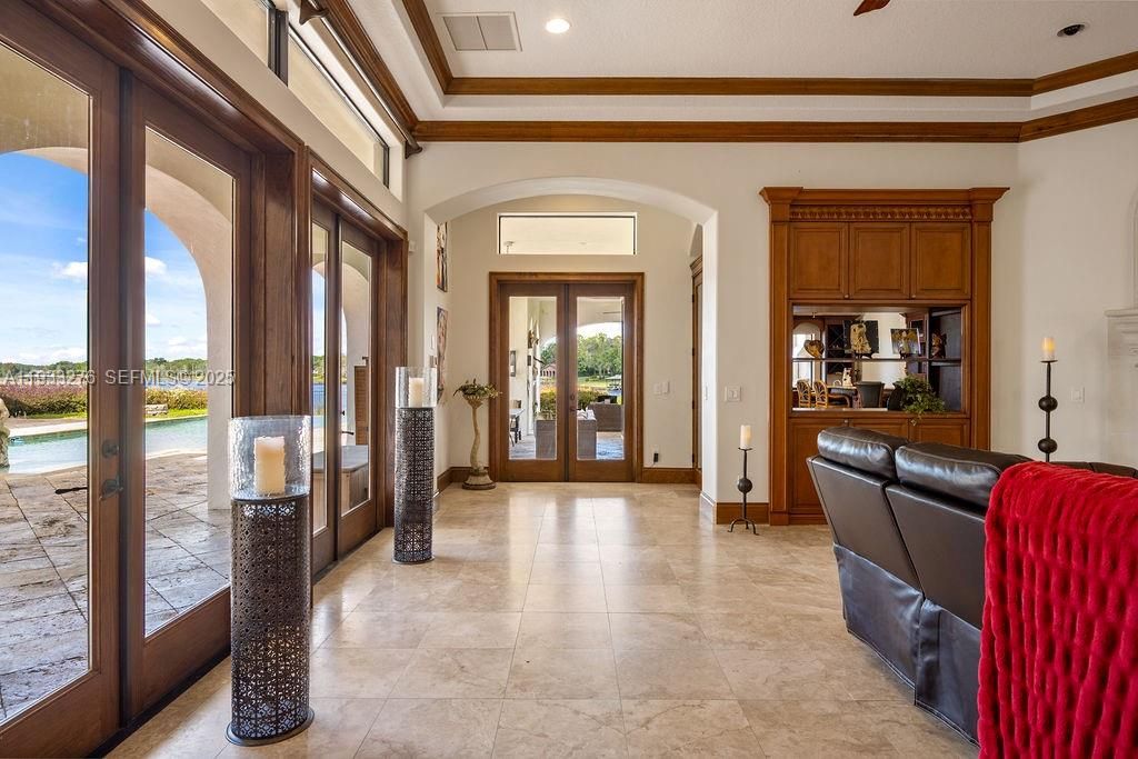 Vendido Recientemente: $4,199,000 (5 camas, 5 baños, 9239 Pies cuadrados)