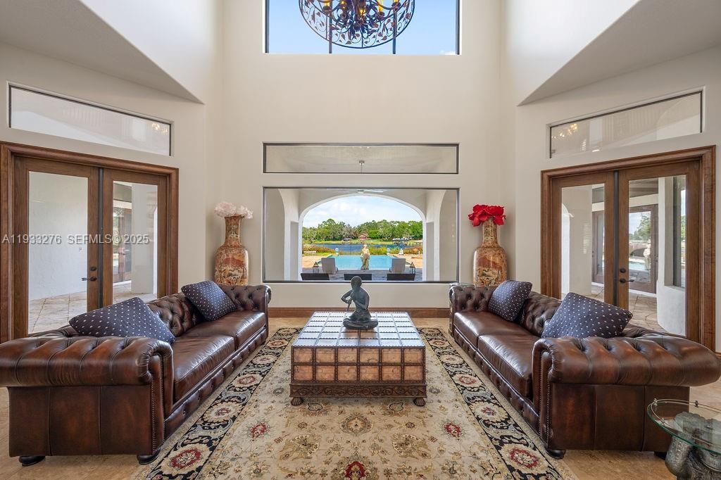 Vendido Recientemente: $4,199,000 (5 camas, 5 baños, 9239 Pies cuadrados)