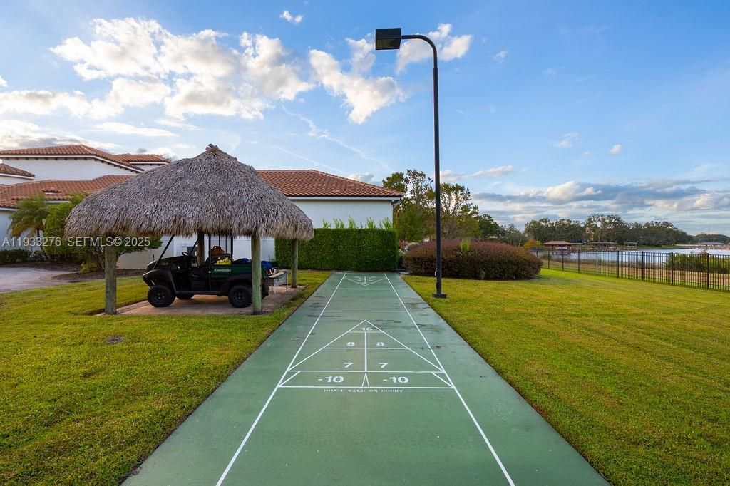 Vendido Recientemente: $4,199,000 (5 camas, 5 baños, 9239 Pies cuadrados)