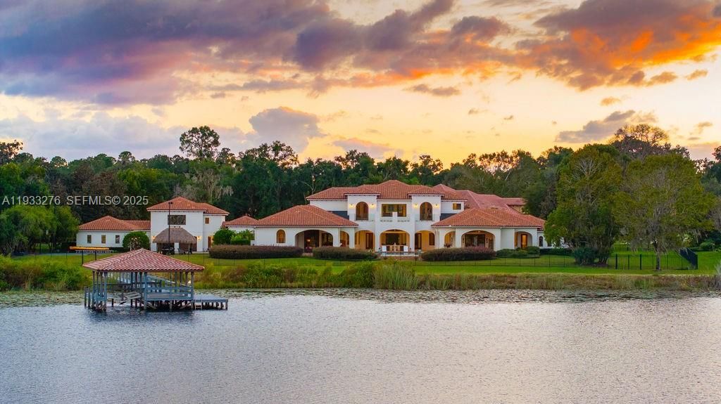 Vendido Recientemente: $4,199,000 (5 camas, 5 baños, 9239 Pies cuadrados)