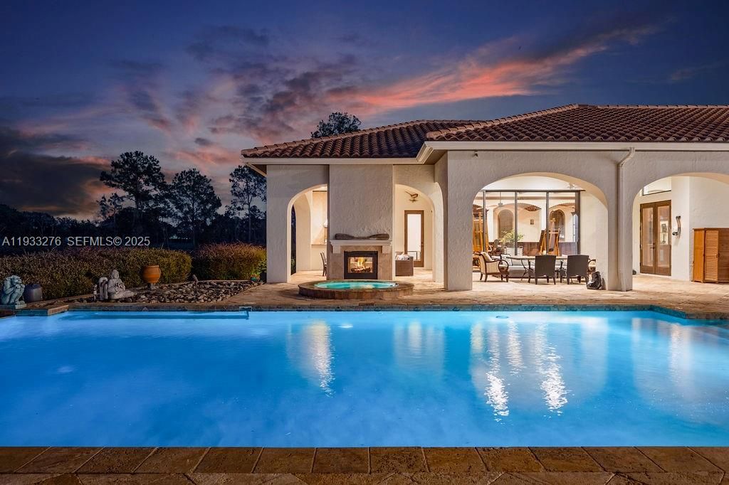 Vendido Recientemente: $4,199,000 (5 camas, 5 baños, 9239 Pies cuadrados)