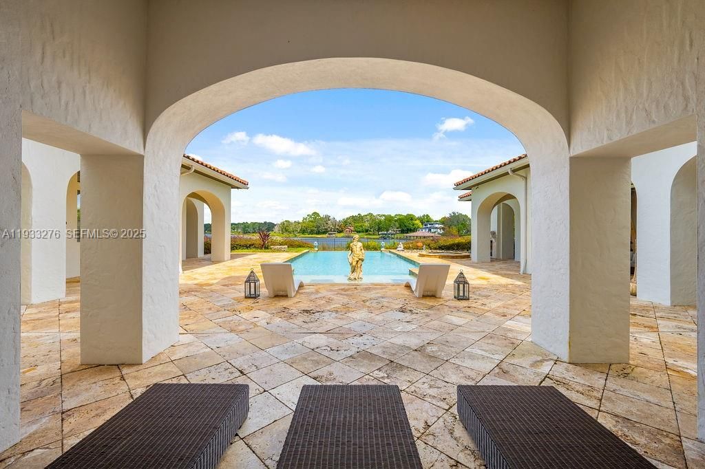 Vendido Recientemente: $4,199,000 (5 camas, 5 baños, 9239 Pies cuadrados)