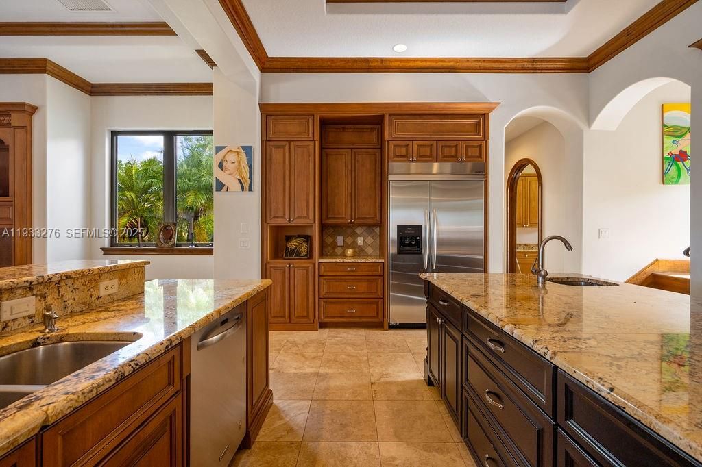 Vendido Recientemente: $4,199,000 (5 camas, 5 baños, 9239 Pies cuadrados)