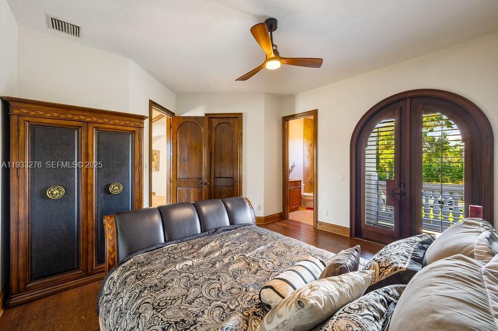 Vendido Recientemente: $4,199,000 (5 camas, 5 baños, 9239 Pies cuadrados)