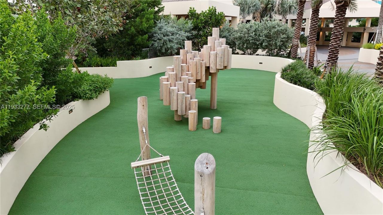 For Sale: $2,695,000 (2 beds, 2 baths, 1960 Square Feet)