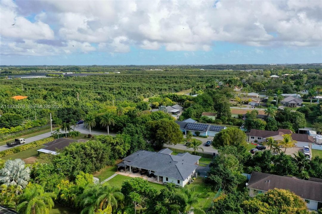 待售: $899,999 (4 贝兹, 2 浴室, 2347 平方英尺)