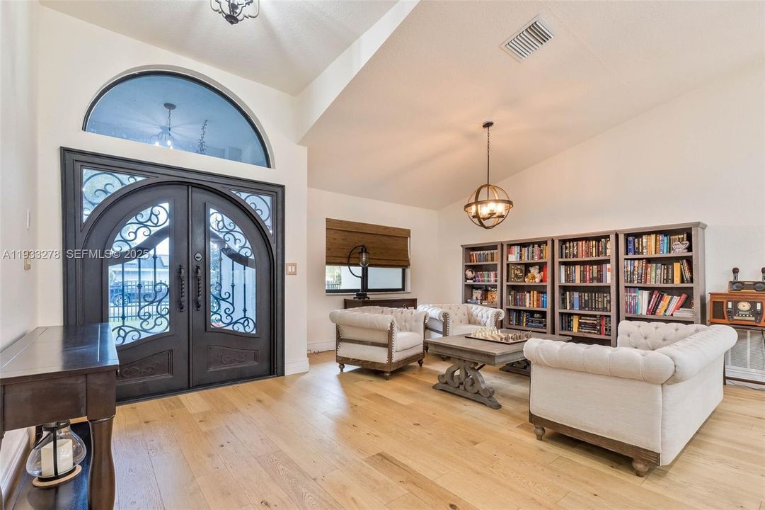 待售: $899,999 (4 贝兹, 2 浴室, 2347 平方英尺)