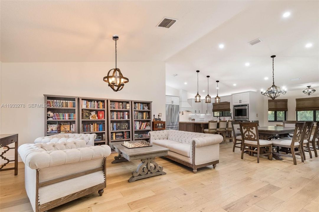 待售: $899,999 (4 贝兹, 2 浴室, 2347 平方英尺)