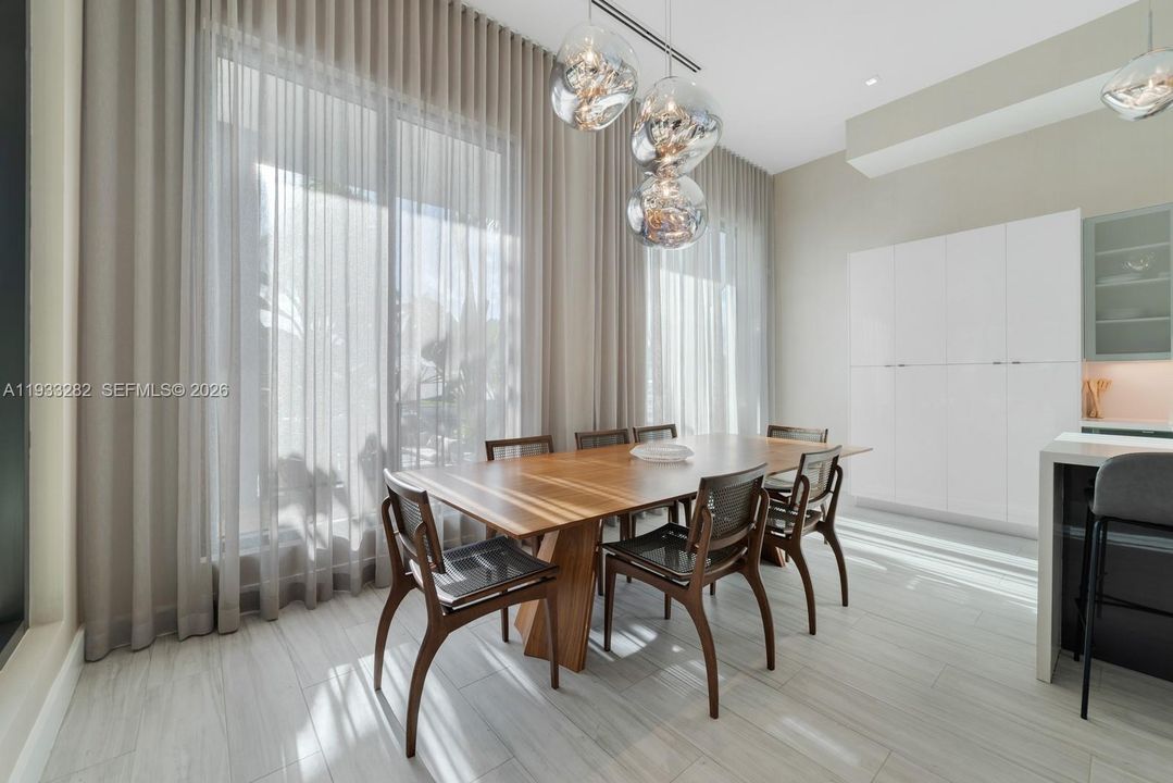 For Sale: $7,700,000 (6 beds, 7 baths, 4854 Square Feet)