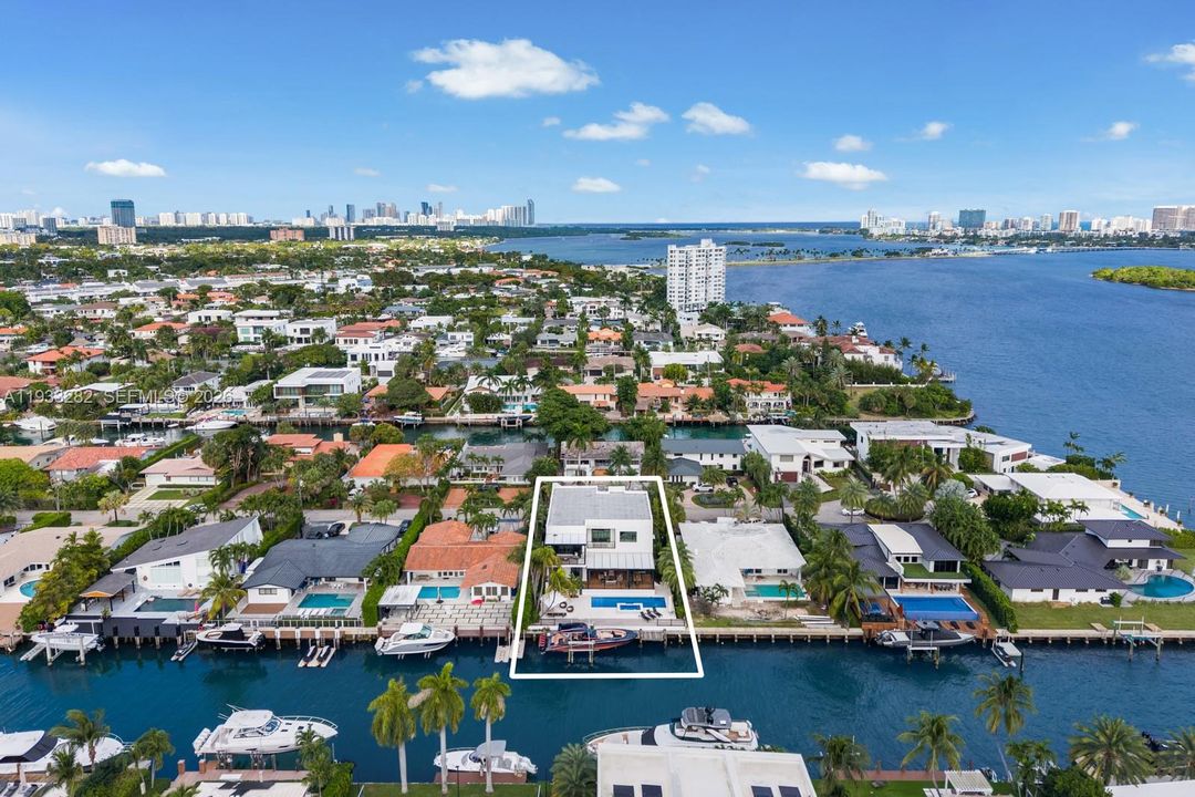 For Sale: $7,700,000 (6 beds, 7 baths, 4854 Square Feet)