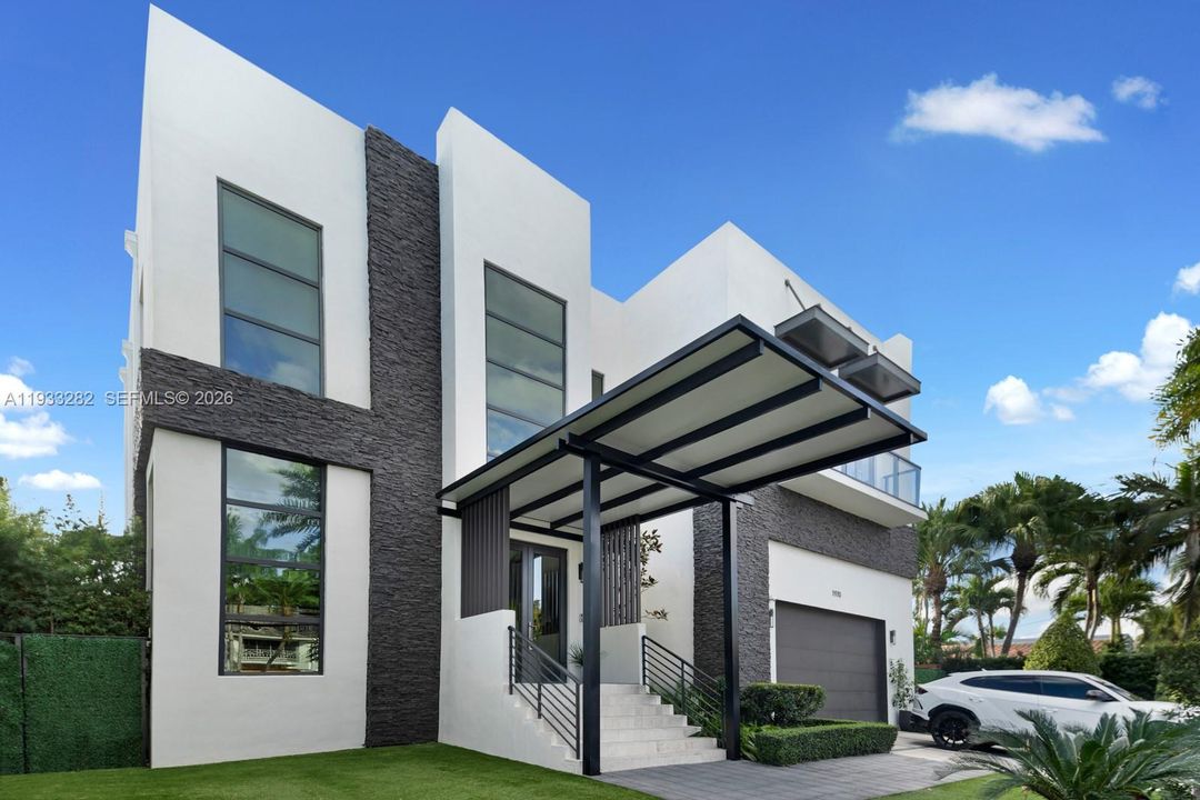 For Sale: $7,700,000 (6 beds, 7 baths, 4854 Square Feet)