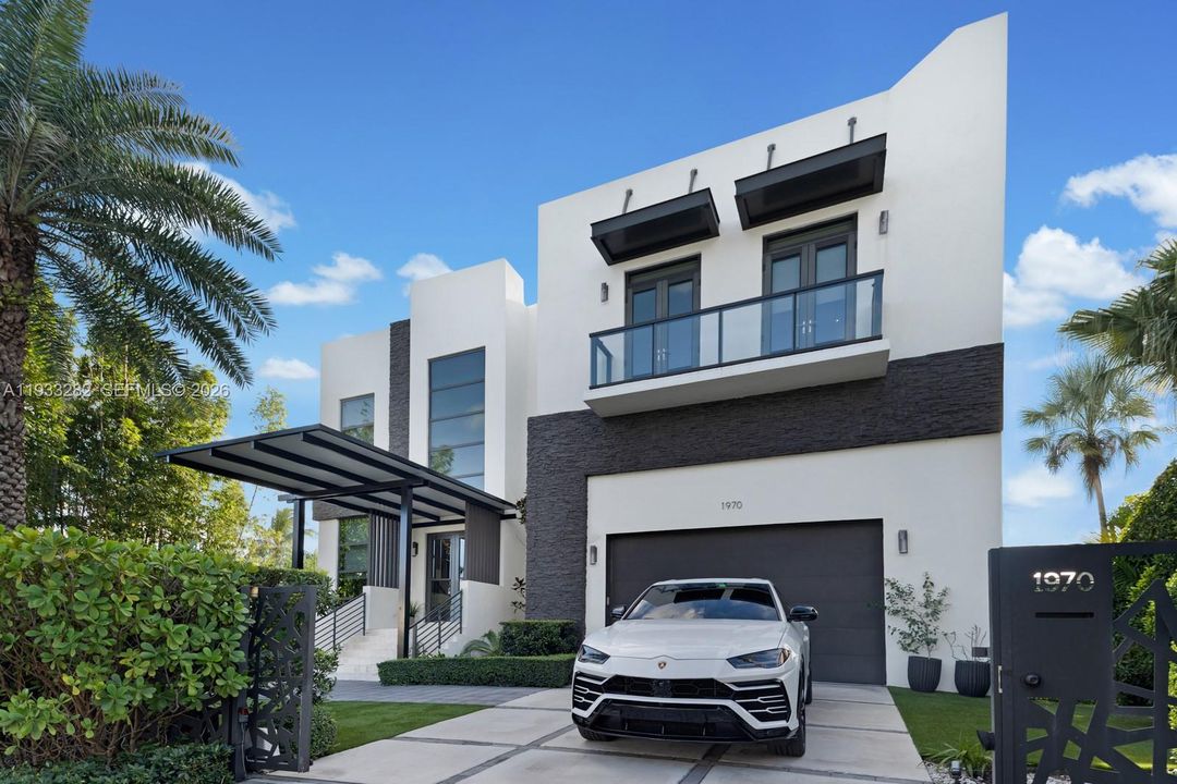 For Sale: $7,700,000 (6 beds, 7 baths, 4854 Square Feet)