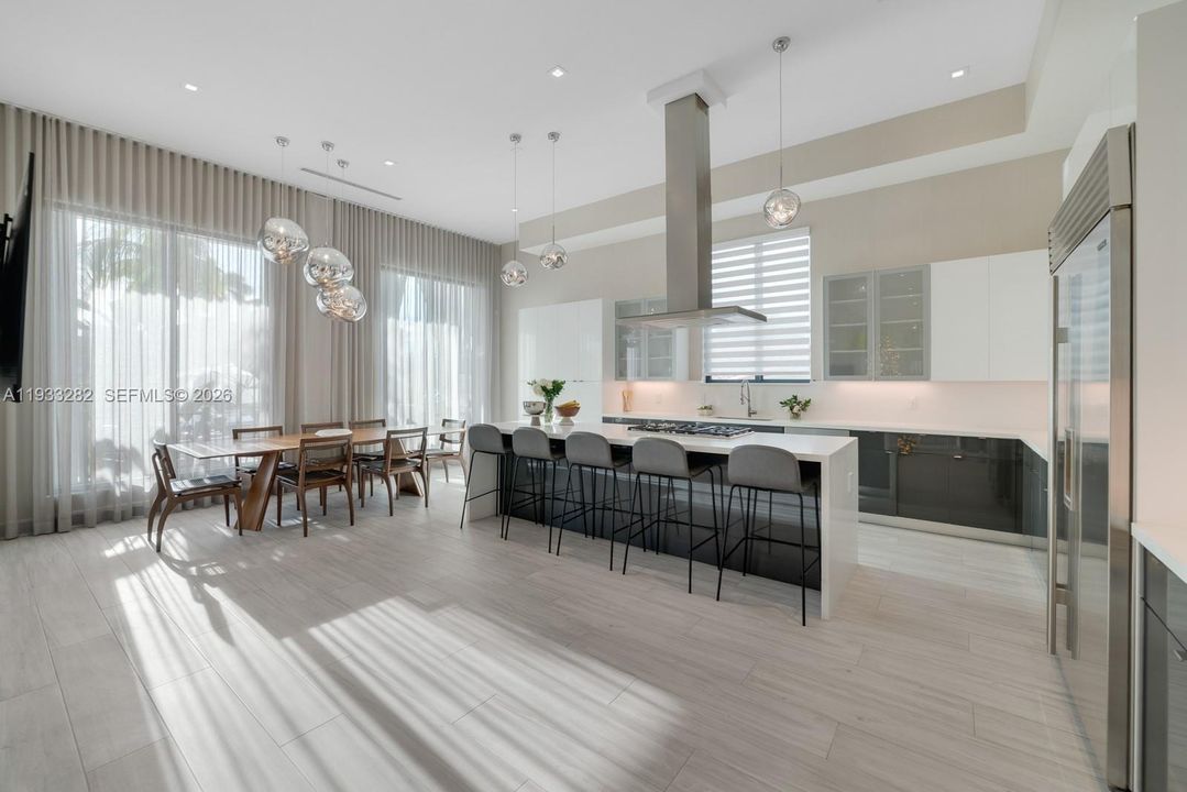 For Sale: $7,700,000 (6 beds, 7 baths, 4854 Square Feet)