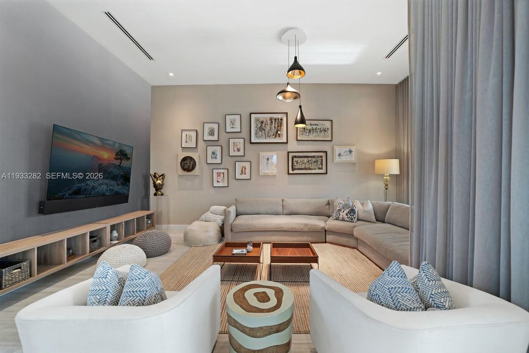 For Sale: $7,700,000 (6 beds, 7 baths, 4854 Square Feet)