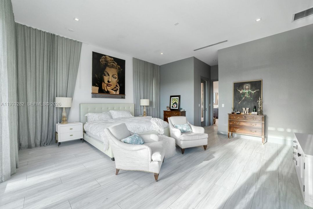 For Sale: $7,700,000 (6 beds, 7 baths, 4854 Square Feet)